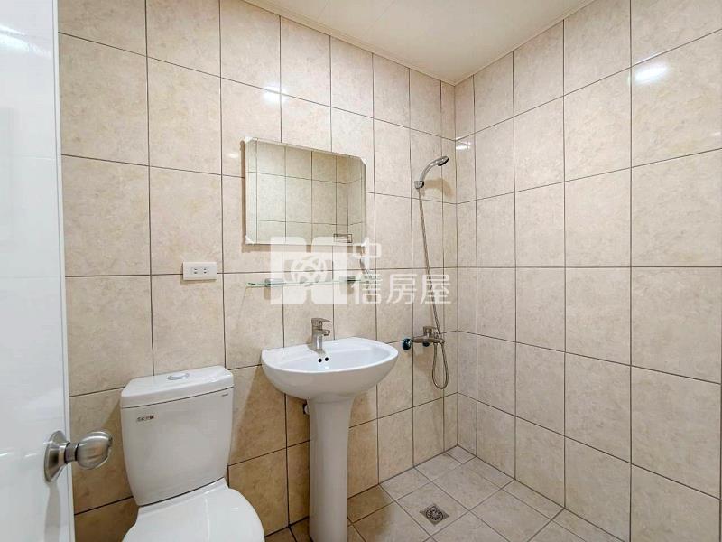 樹孝商圈低價高樓大三房視野戶房屋室內格局與周邊環境