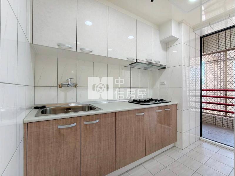 樹孝商圈低價高樓大三房視野戶房屋室內格局與周邊環境