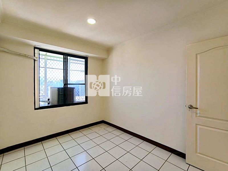 樹孝商圈低價高樓大三房視野戶房屋室內格局與周邊環境