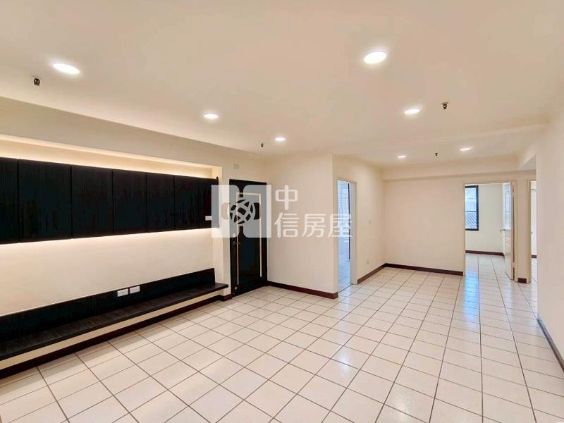 樹孝商圈低價高樓大三房視野戶房屋室內格局與周邊環境