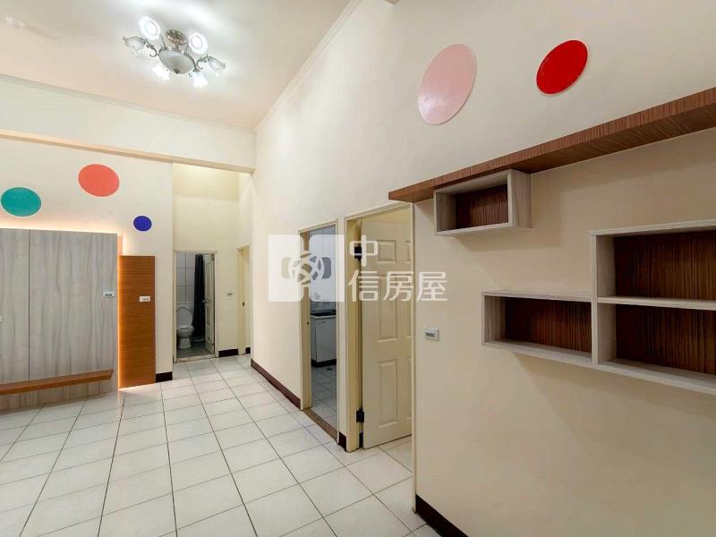 太平運動場挑高四米孝親大三房房屋室內格局與周邊環境