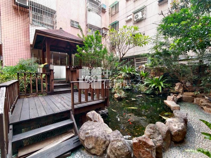 太平運動場挑高四米孝親大三房房屋室內格局與周邊環境