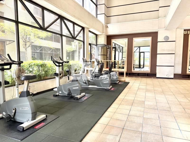 美學苑典雅三房平車房屋室內格局與周邊環境