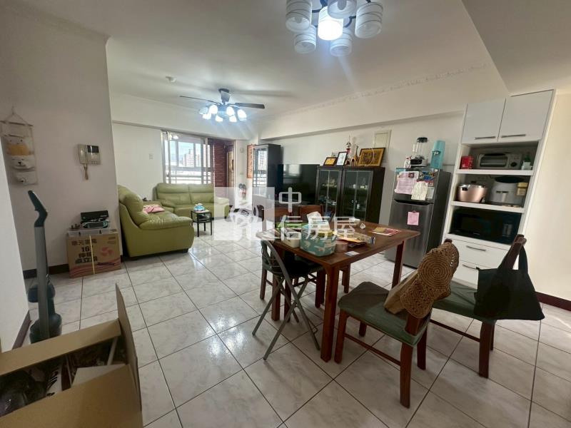 漢口崇德雙商圈次頂樓四房雙主臥+大平車房屋室內格局與周邊環境