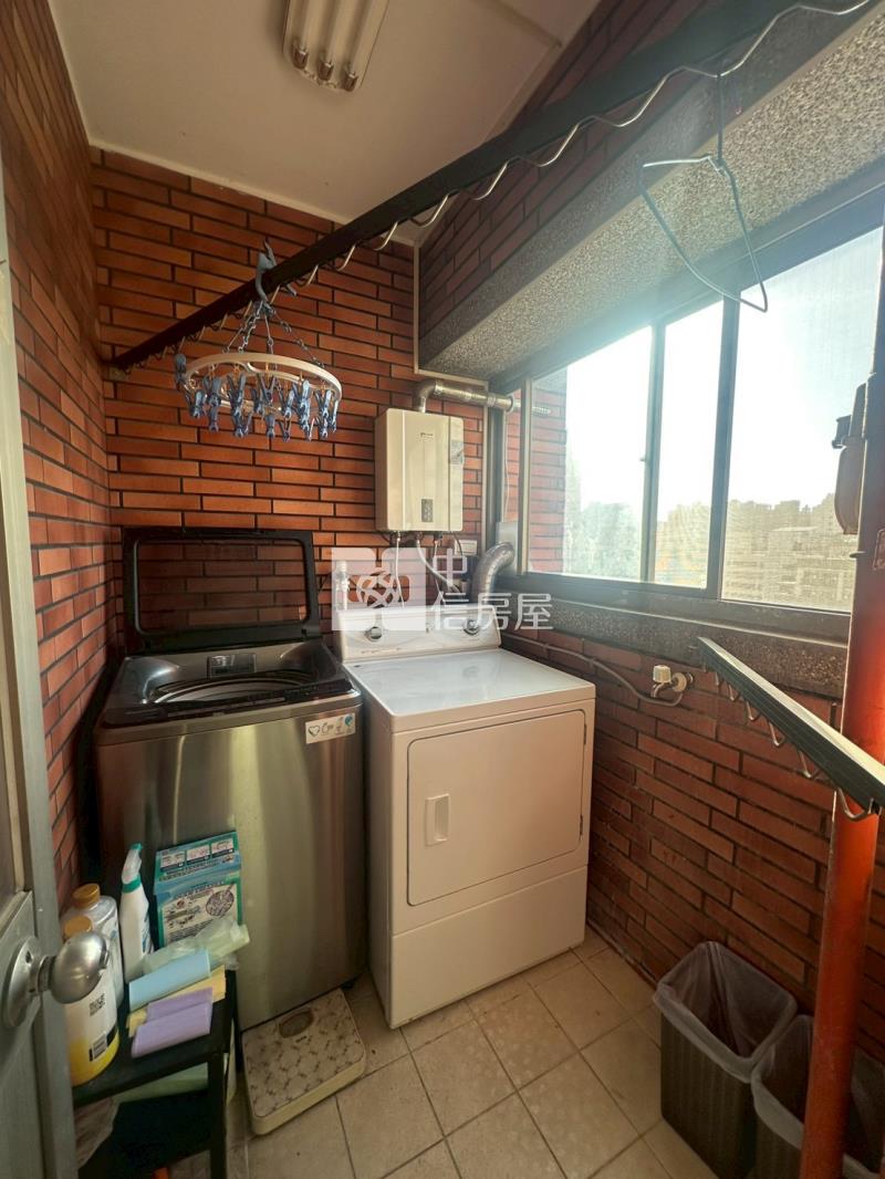 漢口崇德雙商圈次頂樓四房雙主臥+大平車房屋室內格局與周邊環境