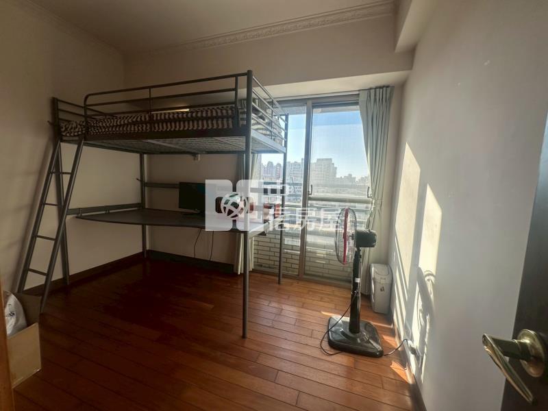 漢口崇德雙商圈次頂樓四房雙主臥+大平車房屋室內格局與周邊環境