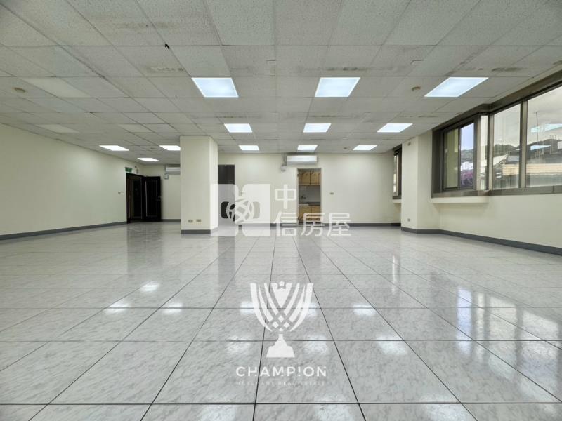 龜山吉祥企業大樓明亮廠辦房屋室內格局與周邊環境