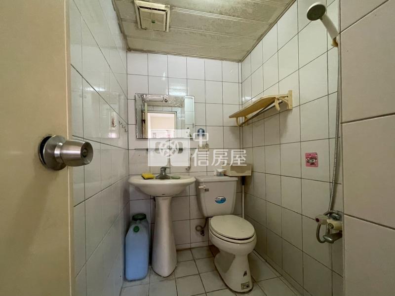 (金馬雙星(上選座)興大國圖館旁三房車位單坪不用21萬房屋室內格局與周邊環境