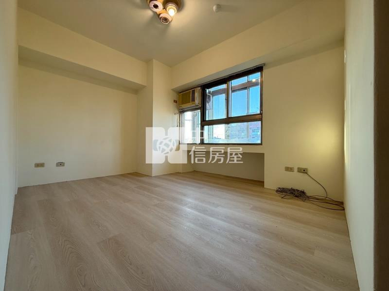 (金馬雙星(上選座)興大國圖館旁三房車位單坪不用21萬房屋室內格局與周邊環境