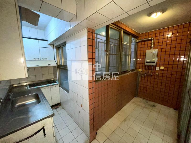 (金馬雙星(上選座)興大國圖館旁三房車位單坪不用21萬房屋室內格局與周邊環境