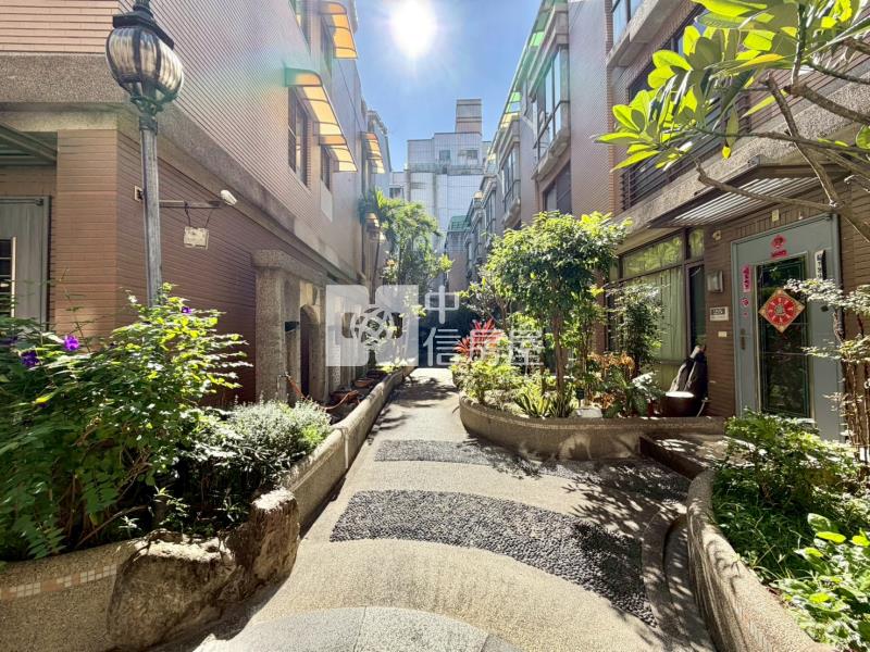 豐邑棕櫚泉興安商圈臨路店墅房屋室內格局與周邊環境