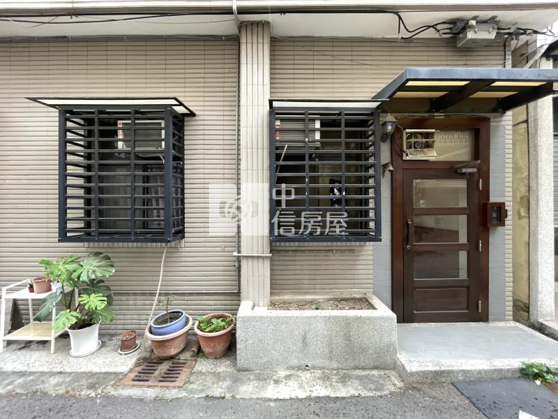 學士路商圈｜中國醫一中｜收租11套房房屋室內格局與周邊環境