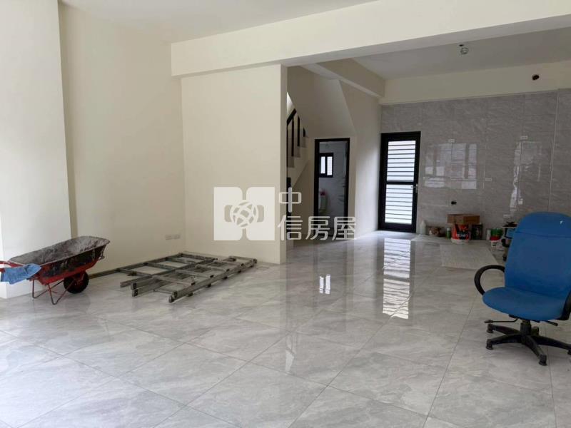 員林藏居全新車庫美墅A12房屋室內格局與周邊環境