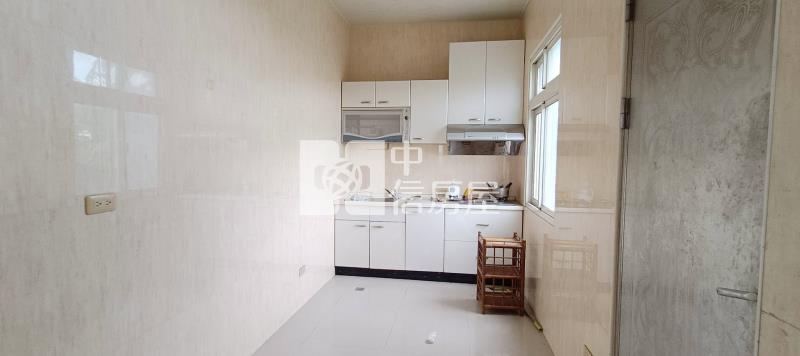 礁溪雙學區大路邊電梯七房農舍房屋室內格局與周邊環境