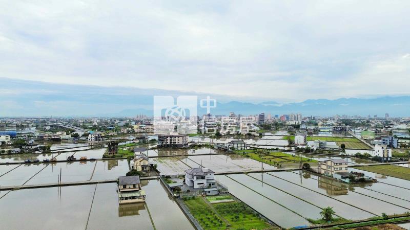 礁溪雙學區大路邊電梯七房農舍房屋室內格局與周邊環境