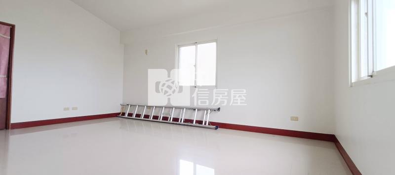 礁溪雙學區大路邊電梯七房農舍房屋室內格局與周邊環境