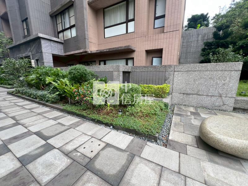 ●信義花園一樓雙車位房屋室內格局與周邊環境