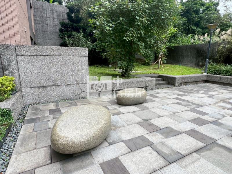 ●信義花園一樓雙車位房屋室內格局與周邊環境