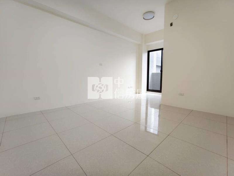 草漯重劃區全新電梯別墅-可停4台車房屋室內格局與周邊環境