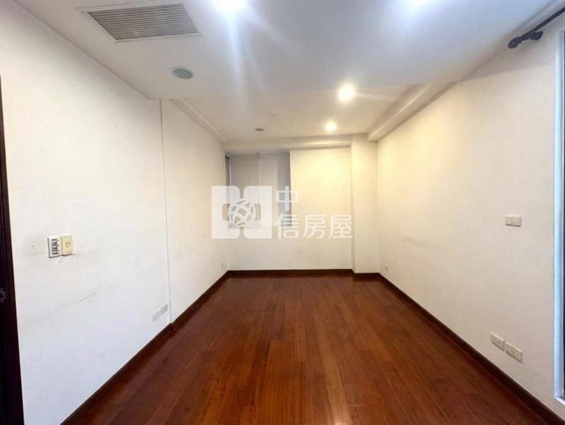 中國醫旁★府上社區/電梯雙車別墅房屋室內格局與周邊環境