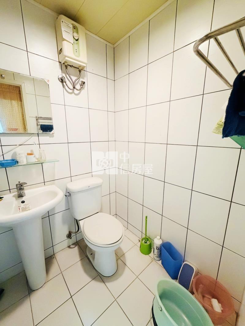 快樂頌/錢進時代特低總美套房房屋室內格局與周邊環境