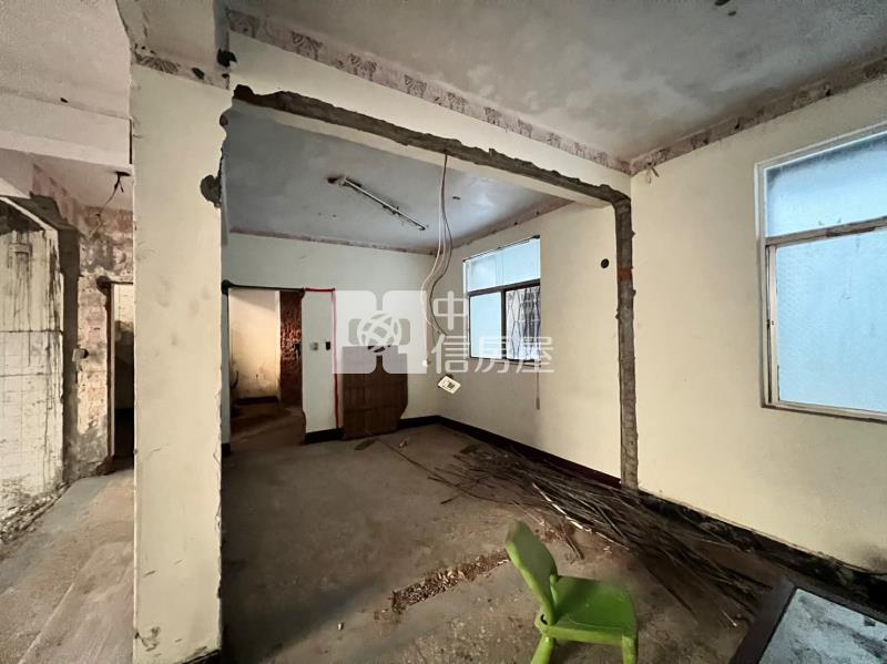 萬能.大江旁大面寬透天房屋室內格局與周邊環境