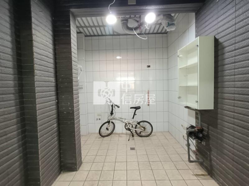 忠貞市場旁店墅2房屋室內格局與周邊環境