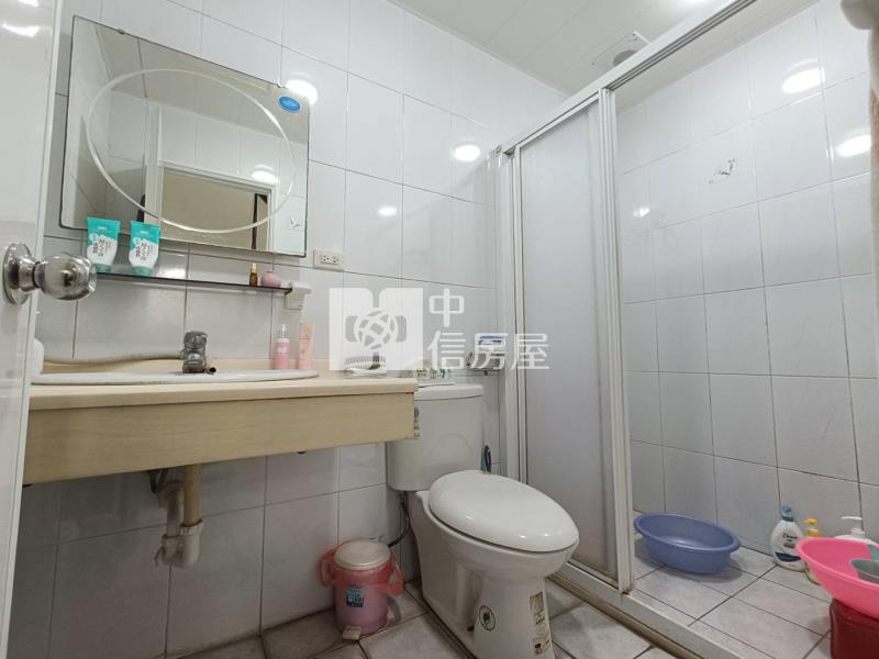 忠貞市場旁店墅2房屋室內格局與周邊環境