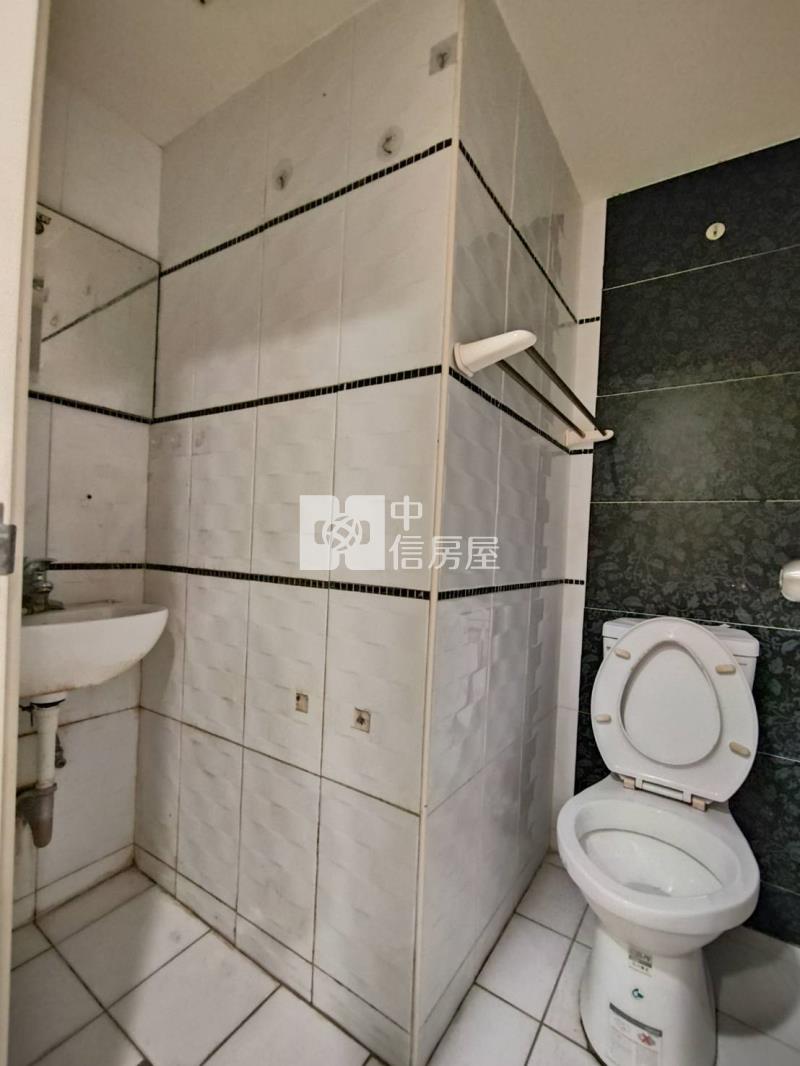 永康中山南路高統嶺明亮三房車位房屋室內格局與周邊環境