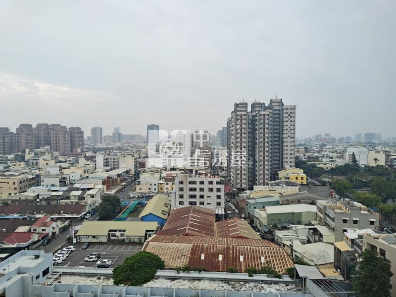 永康中山南路高統嶺明亮三房車位房屋室內格局與周邊環境