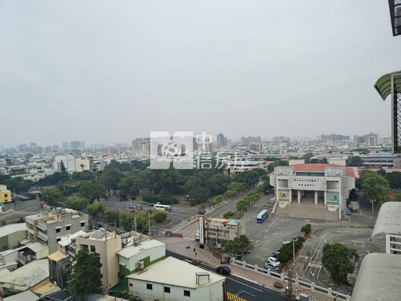 永康中山南路高統嶺明亮三房車位房屋室內格局與周邊環境