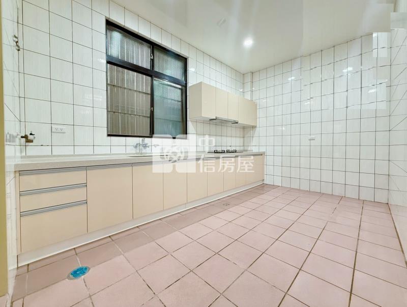 楊梅五楊第二交流道美透天房屋室內格局與周邊環境