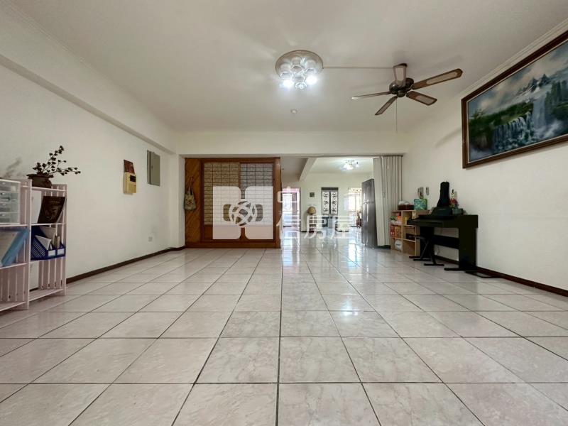 lalaport大室內45坪三房雙主臥美廈房屋室內格局與周邊環境