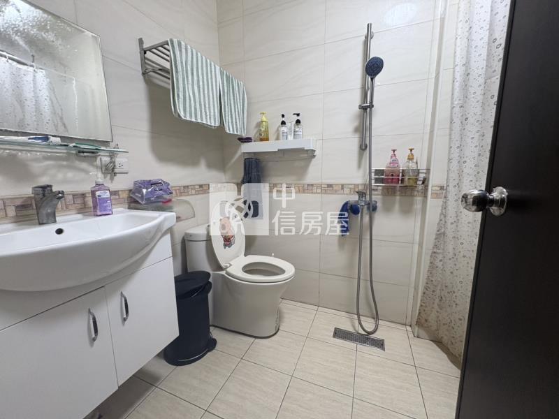 龍岡商圈稀有大地坪整新透天房屋室內格局與周邊環境