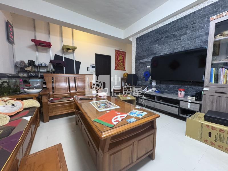 龍岡商圈稀有大地坪整新透天房屋室內格局與周邊環境