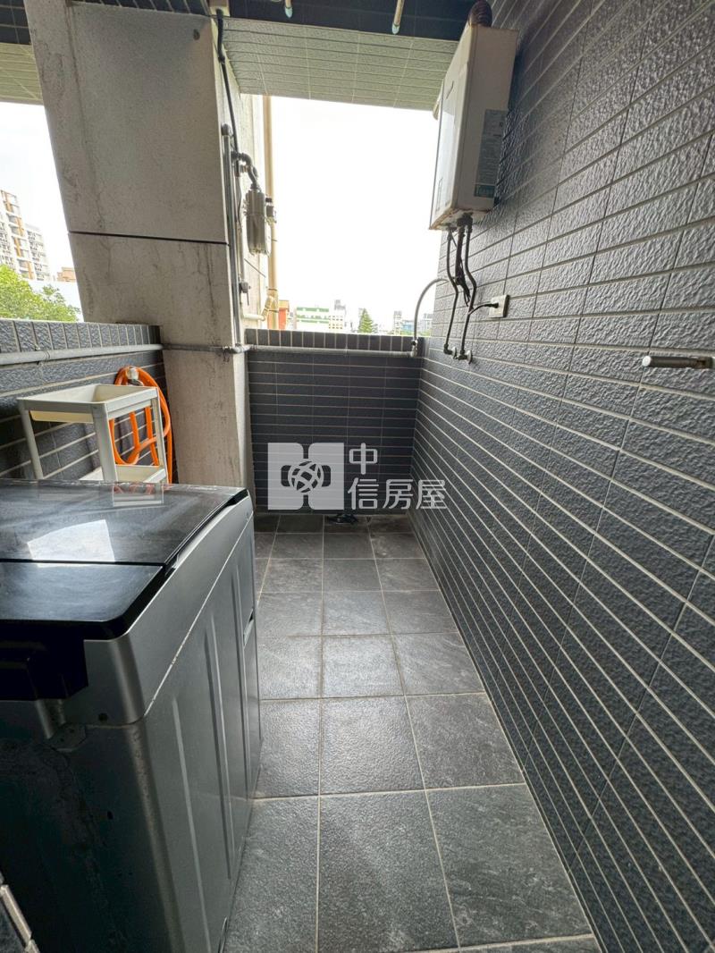 草漯市區面棒球場2房+平車房屋室內格局與周邊環境