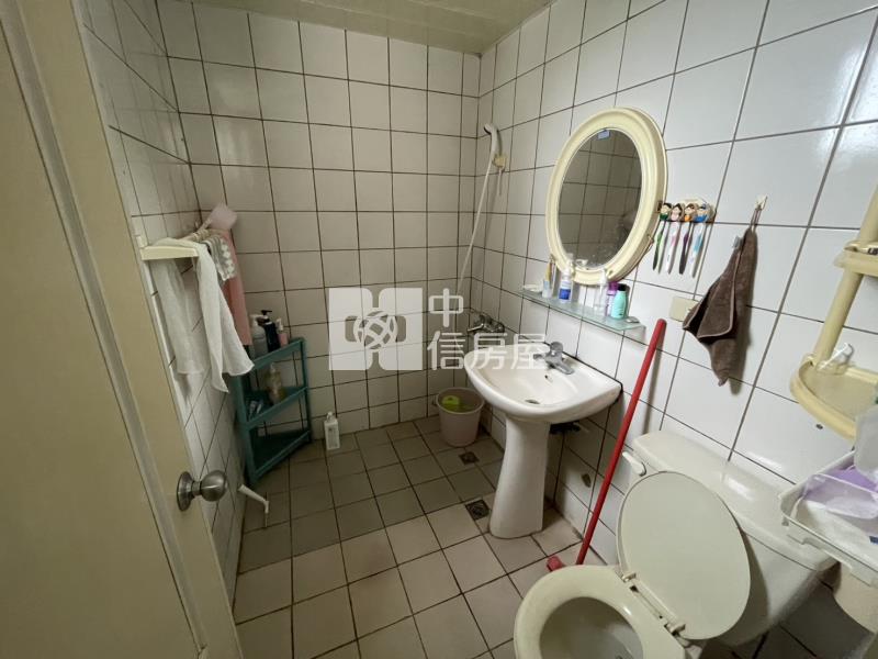 中壢大學湖畔超值電梯三房房屋室內格局與周邊環境