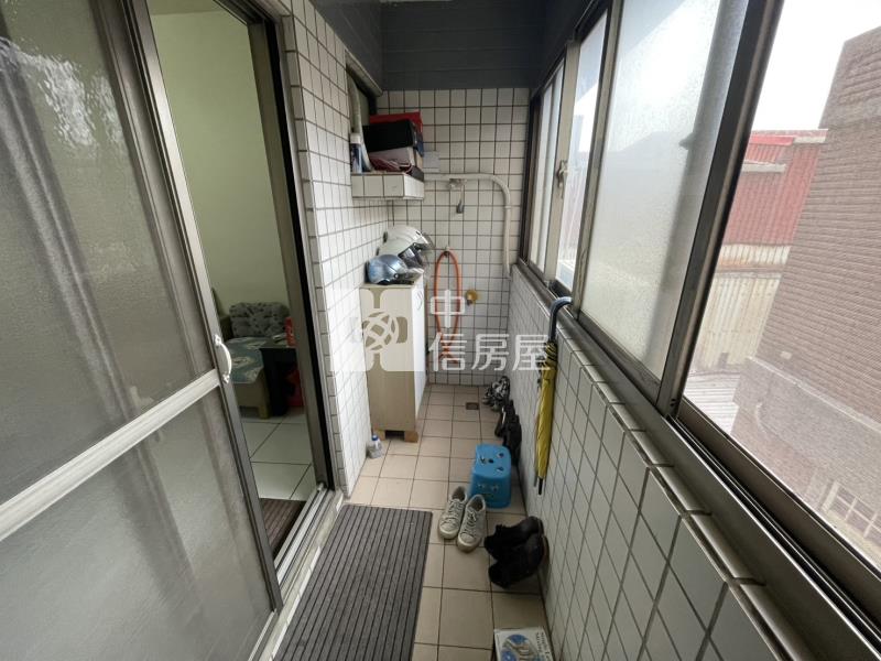 中壢大學湖畔超值電梯三房房屋室內格局與周邊環境