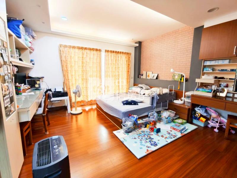 歸仁圓環旁大地坪邊間可停四車美墅(專)房屋室內格局與周邊環境