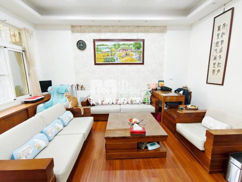 歸仁圓環旁大地坪邊間可停四車美墅(專)房屋室內格局與周邊環境