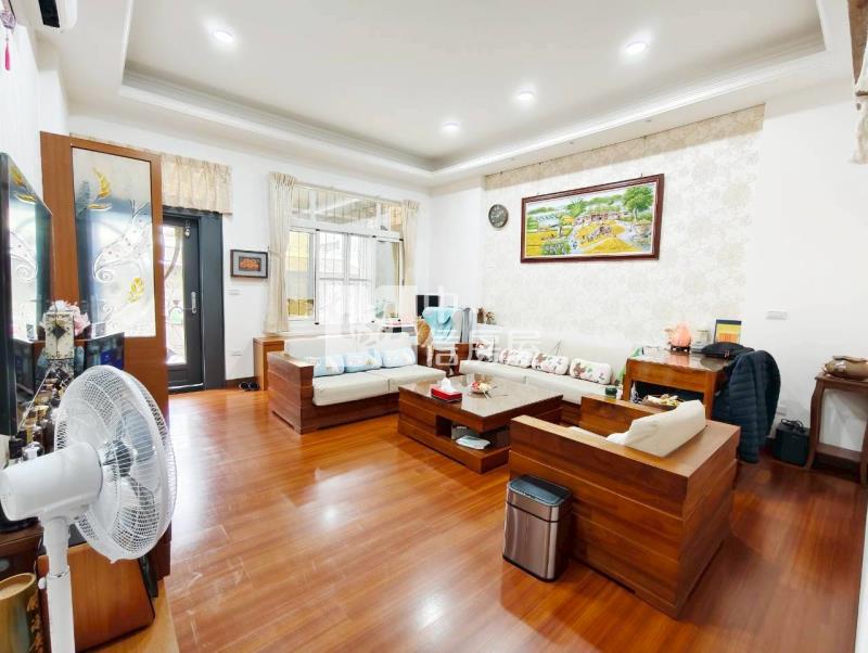 歸仁圓環旁大地坪邊間可停四車美墅(專)房屋室內格局與周邊環境