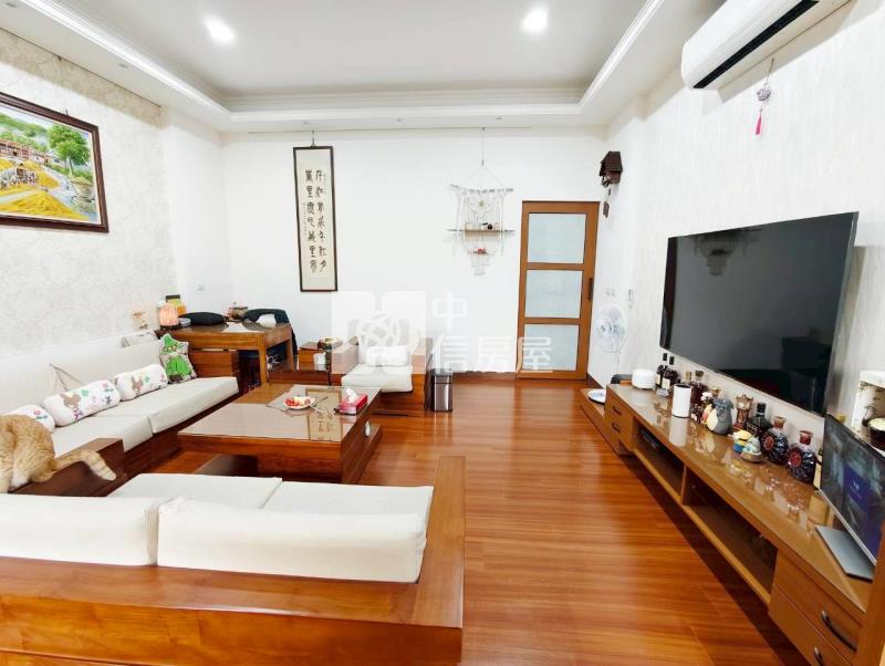 歸仁圓環旁大地坪邊間可停四車美墅(專)房屋室內格局與周邊環境