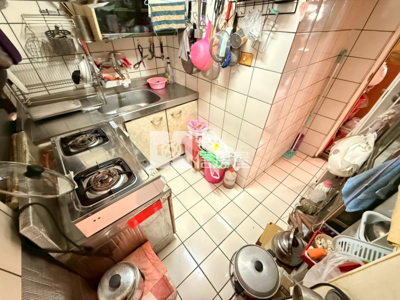 中國醫漢口永興商圈電梯三房華廈房屋室內格局與周邊環境