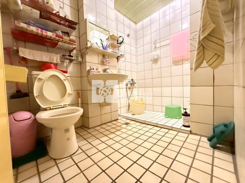 中國醫漢口永興商圈電梯三房華廈房屋室內格局與周邊環境