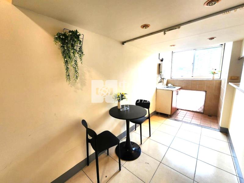 精選近龍安中平中路縣府LV1+1房房屋室內格局與周邊環境