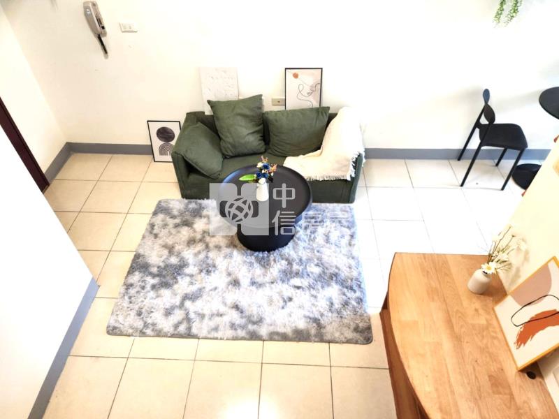 精選近龍安中平中路縣府LV1+1房房屋室內格局與周邊環境