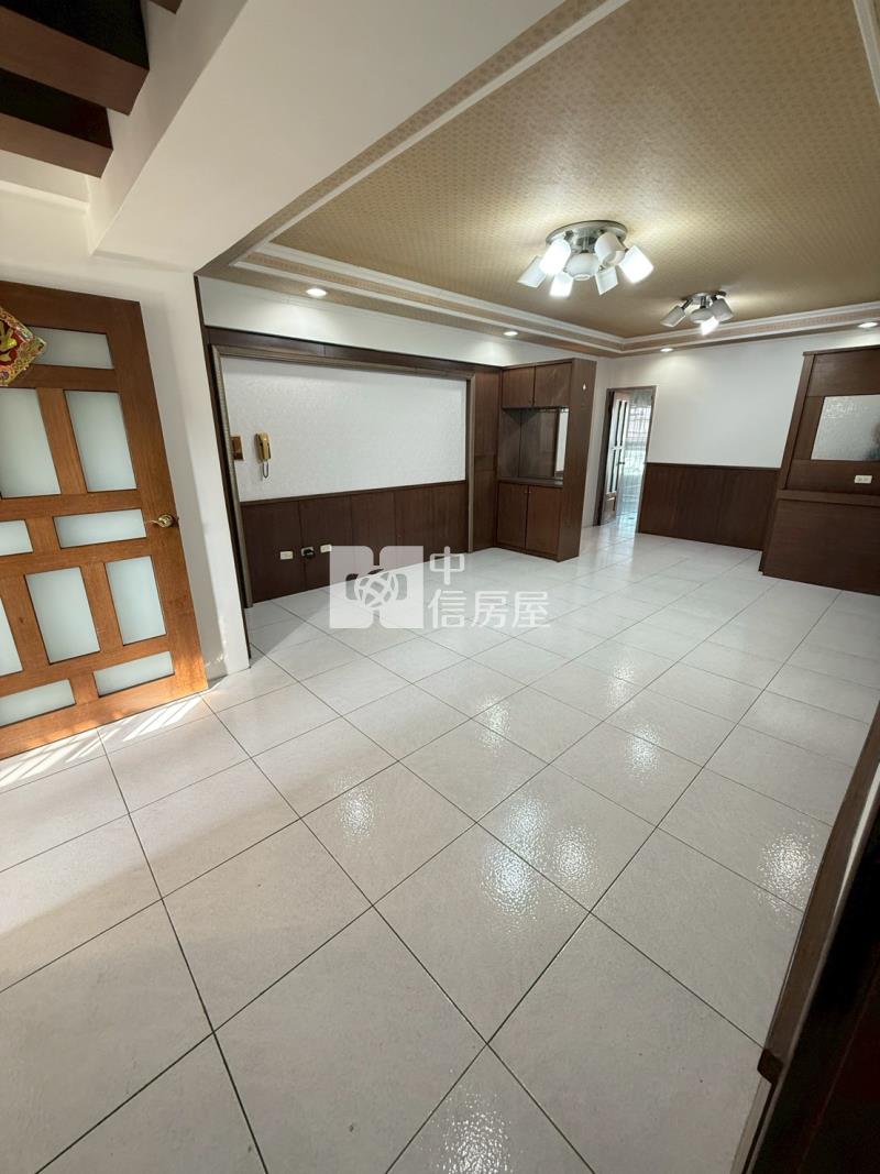 萬客隆3房平車房屋室內格局與周邊環境