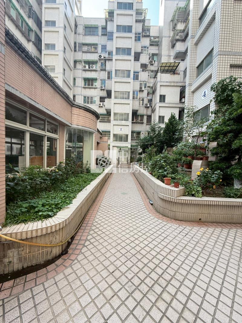 萬客隆3房平車房屋室內格局與周邊環境