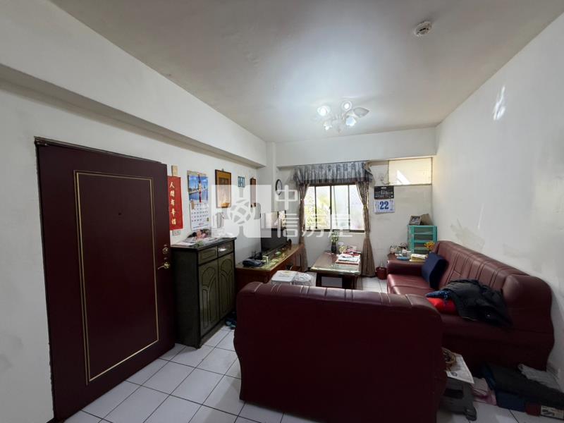 中壢家樂福電梯三房房屋室內格局與周邊環境