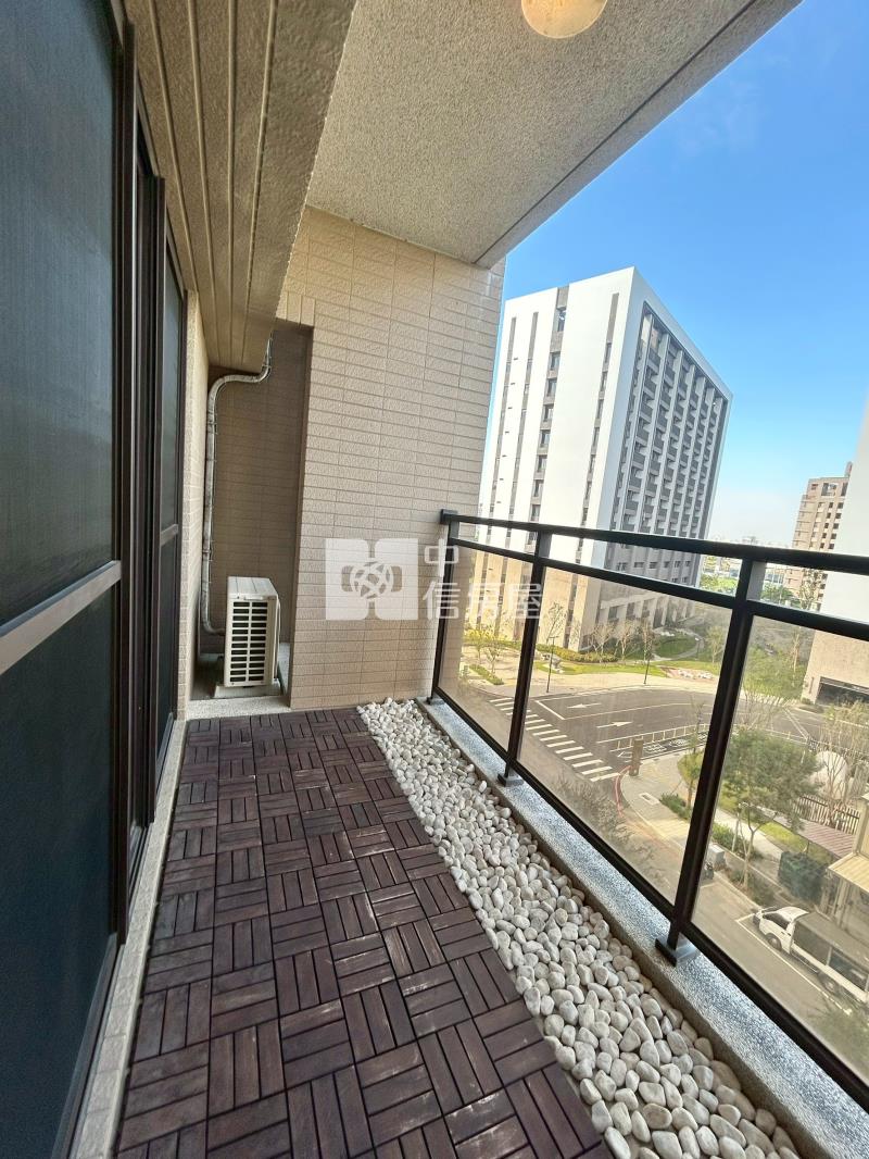 中國醫旁輕屋齡三房平車房屋室內格局與周邊環境